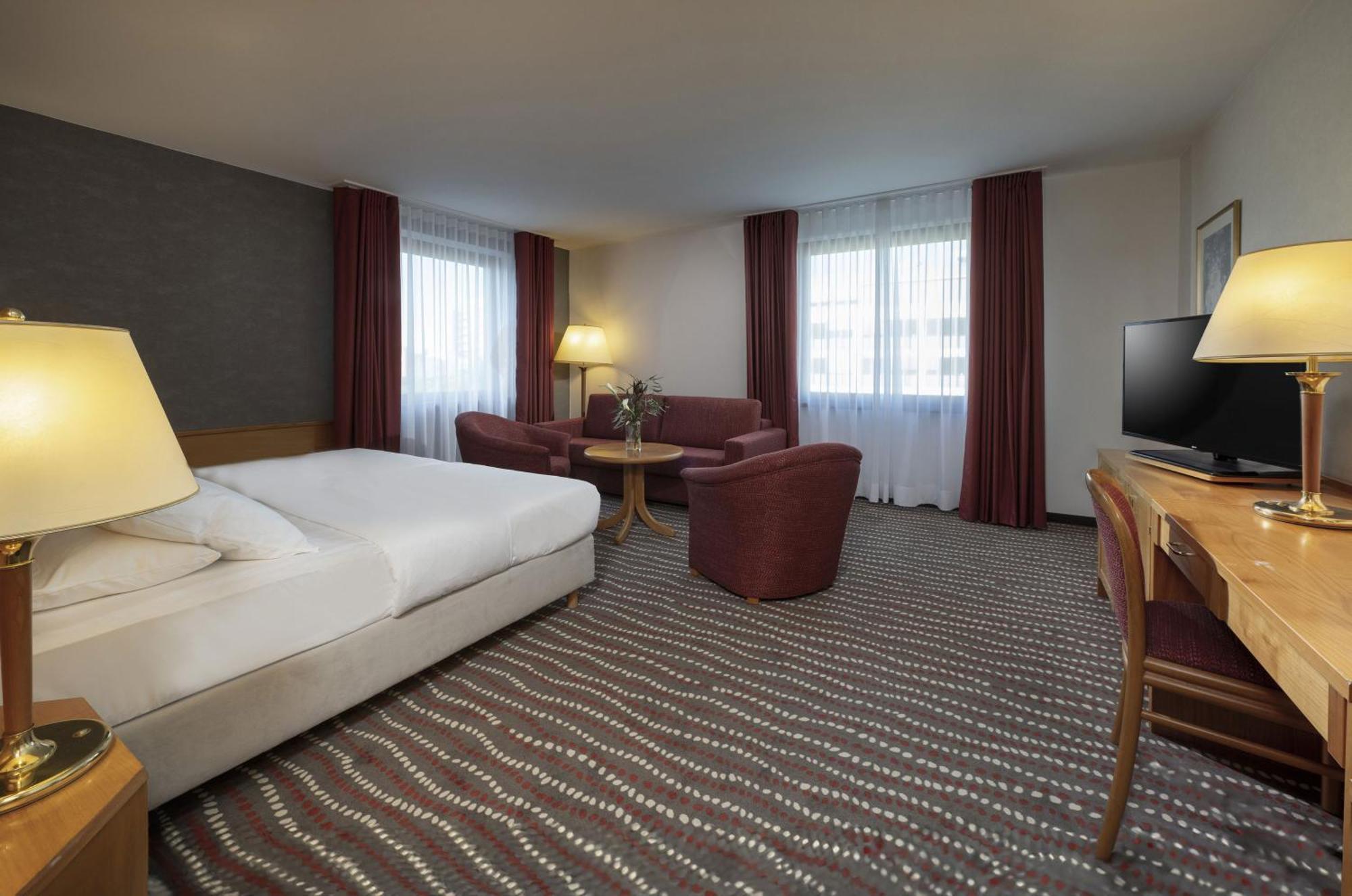 Maritim Hotel Магдебург Екстериор снимка