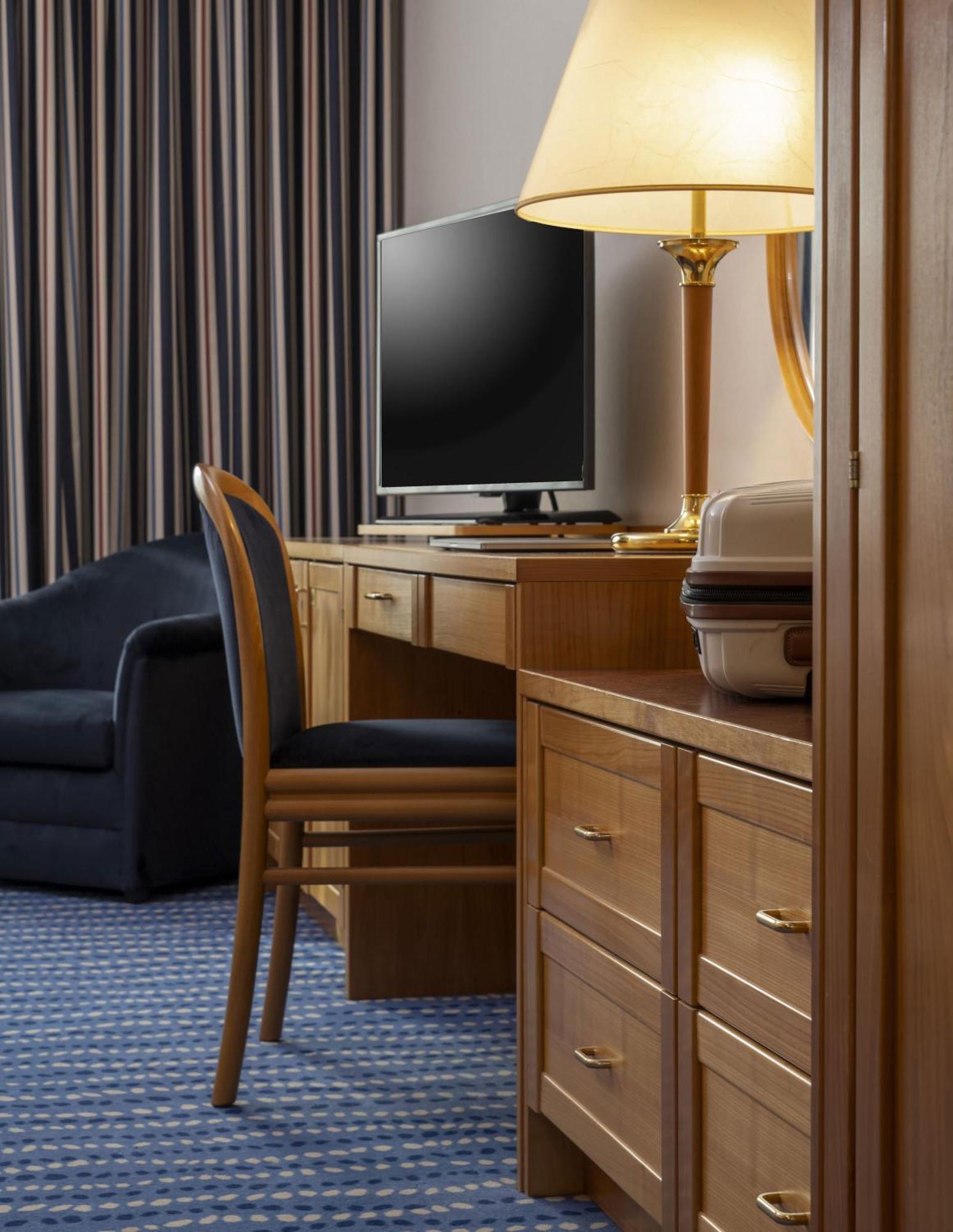 Maritim Hotel Магдебург Екстериор снимка