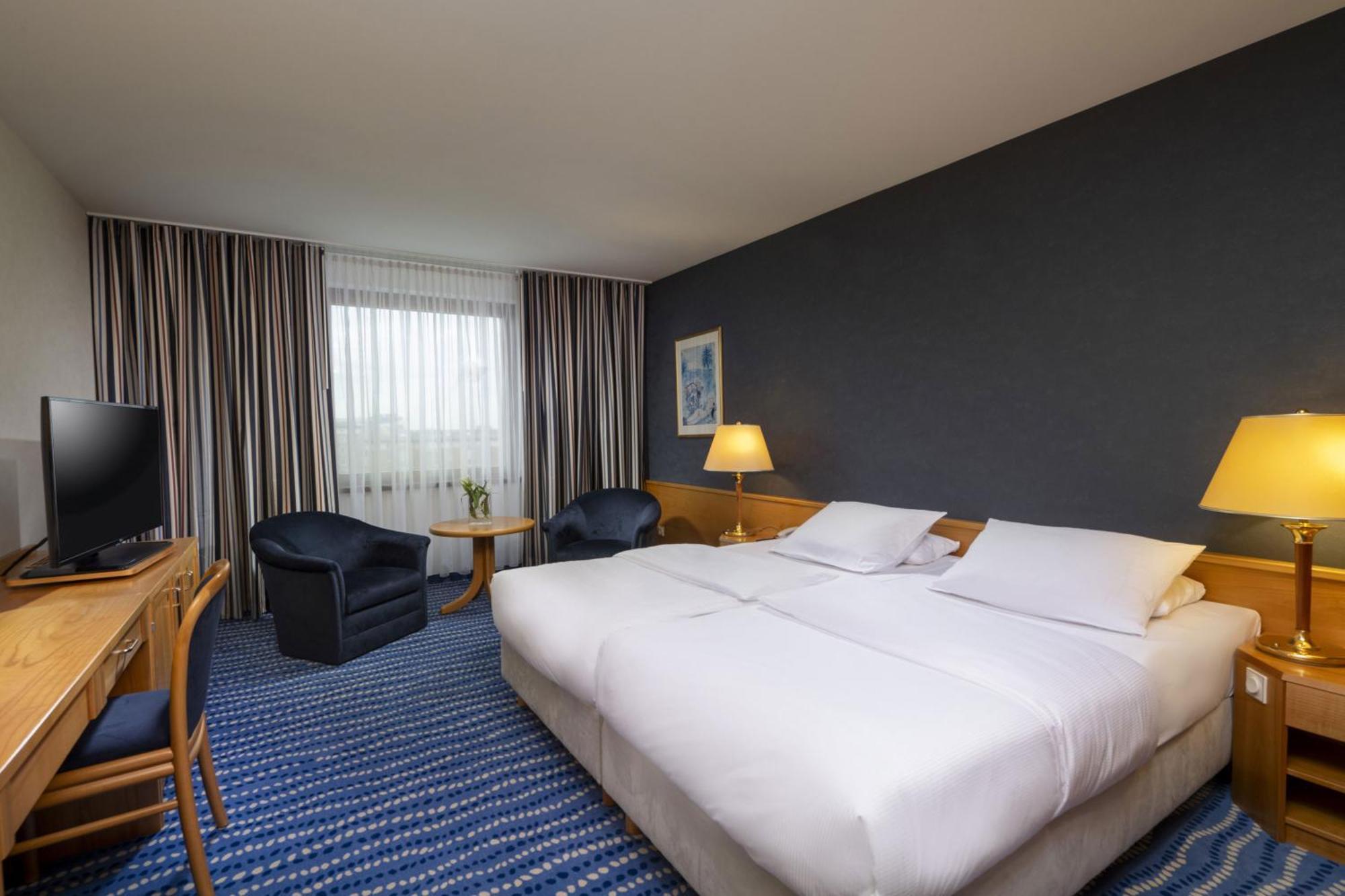 Maritim Hotel Магдебург Екстериор снимка