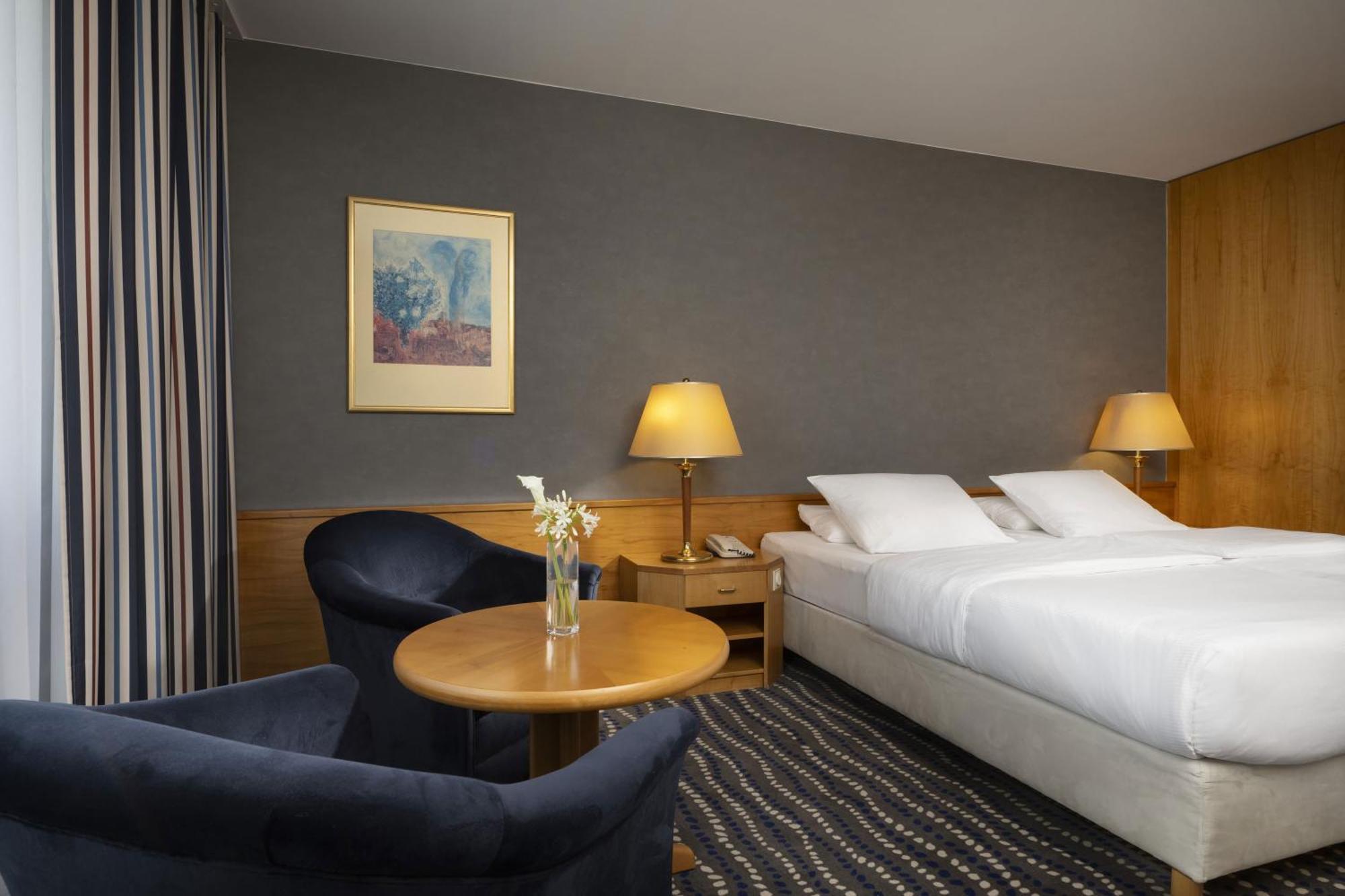 Maritim Hotel Магдебург Екстериор снимка