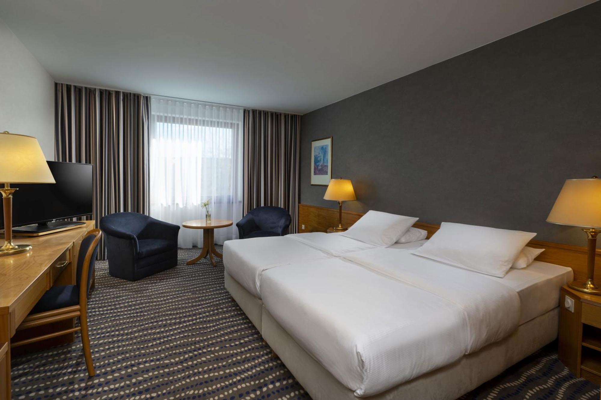 Maritim Hotel Магдебург Екстериор снимка
