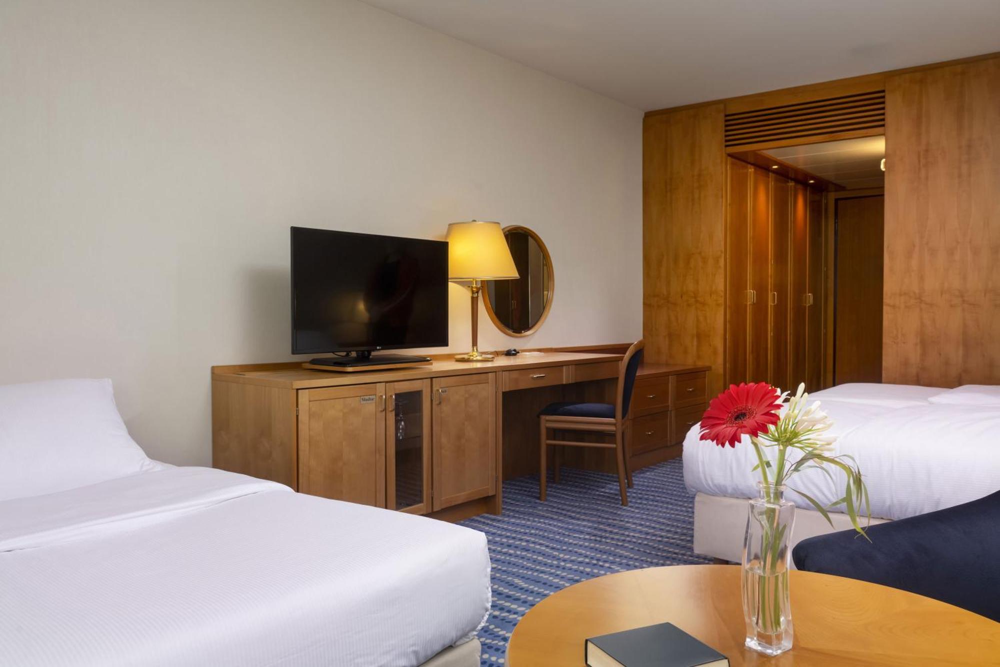 Maritim Hotel Магдебург Екстериор снимка
