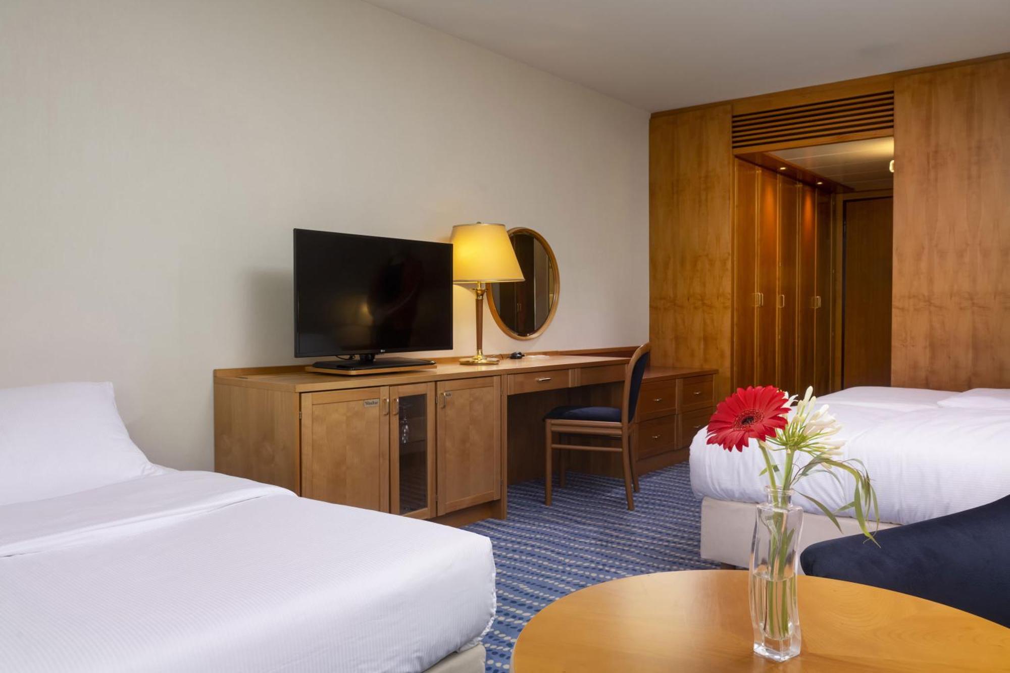 Maritim Hotel Магдебург Екстериор снимка