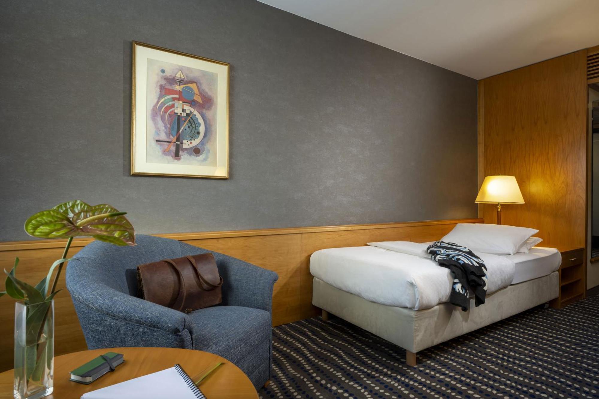 Maritim Hotel Магдебург Екстериор снимка
