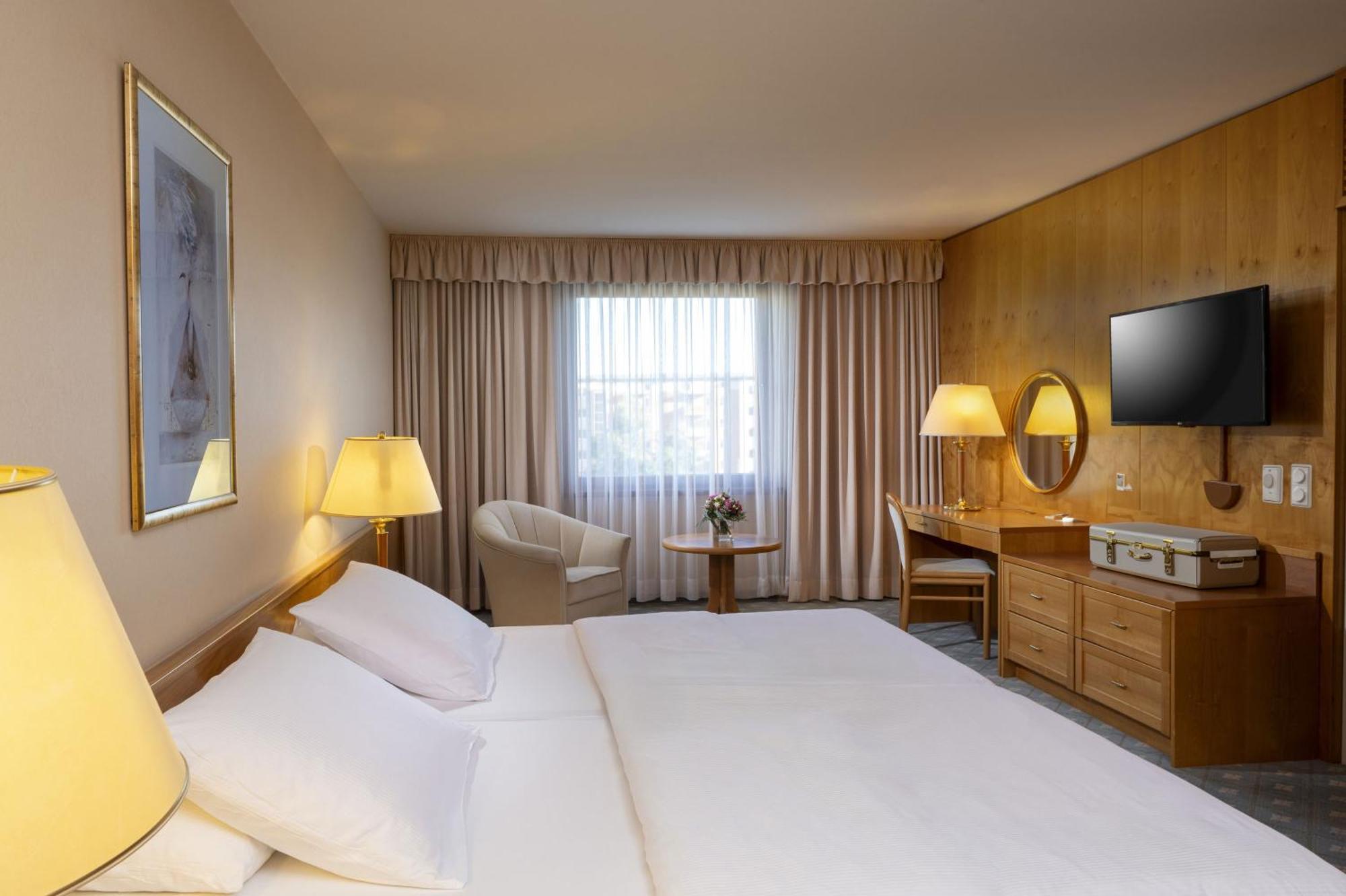 Maritim Hotel Магдебург Екстериор снимка